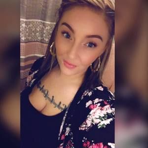 Meet your Posher, Dominique